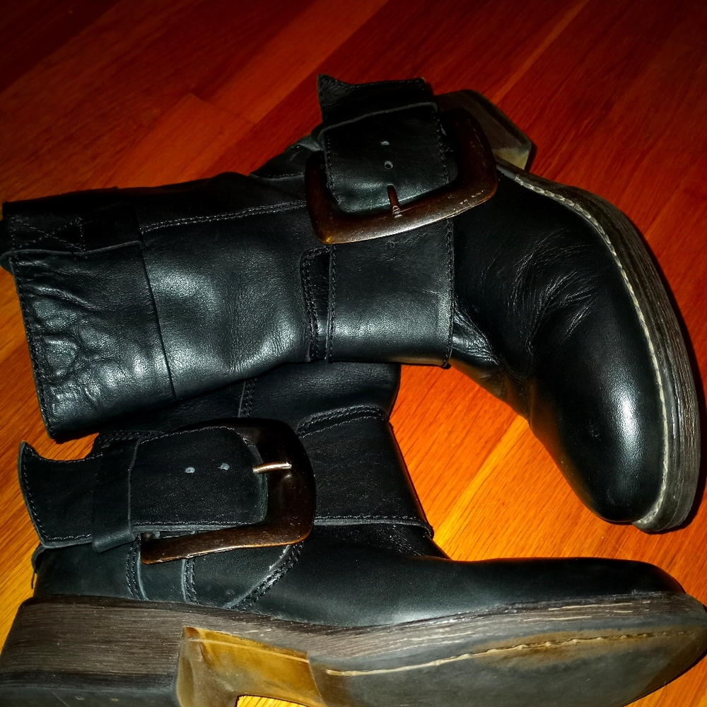 Betsy Johnson Alliy Moto Boots Size 5